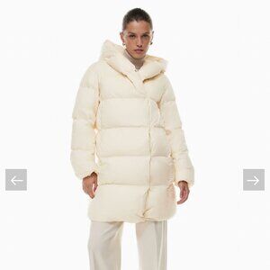 Aritiza - The Duvet Puffer Jacket